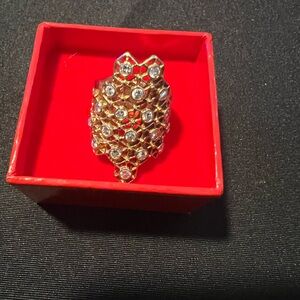 Elegant Gold and Diamond Ring